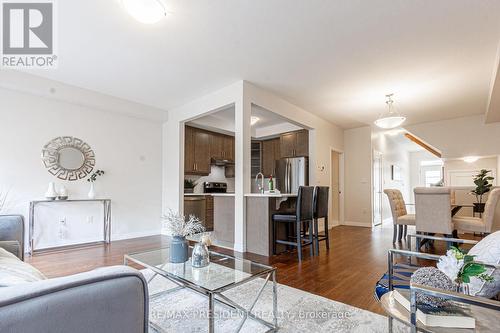 25 Greenwich Avenue, Hamilton, ON - Indoor Photo Showing Living Room