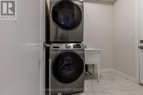 25 Greenwich Avenue, Hamilton, ON - Indoor Photo Showing Laundry Room