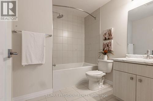 25 Greenwich Avenue, Hamilton, ON - Indoor Photo Showing Bathroom