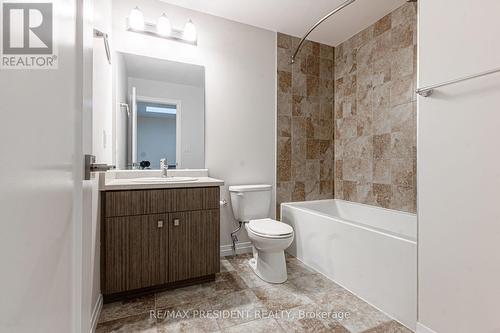 25 Greenwich Avenue, Hamilton, ON - Indoor Photo Showing Bathroom