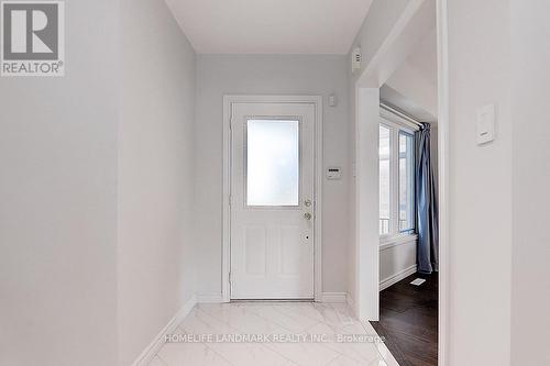 22 Taos Court, Richmond Hill, ON - Indoor Photo Showing Other Room