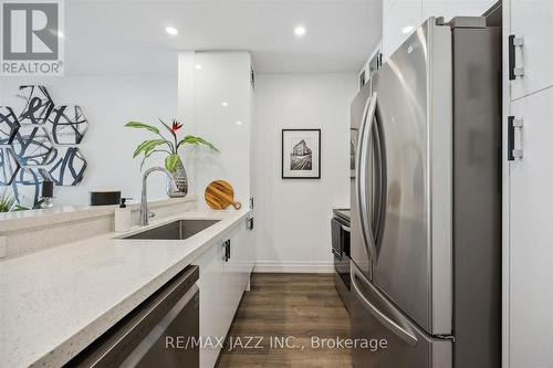 608 - 44 Bond Street W, Oshawa (O'Neill), ON - Indoor Photo Showing Kitchen With Stainless Steel Kitchen With Upgraded Kitchen