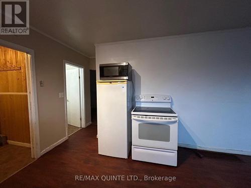 30 Hollen Street, Quinte West, ON - Indoor Photo Showing Kitchen