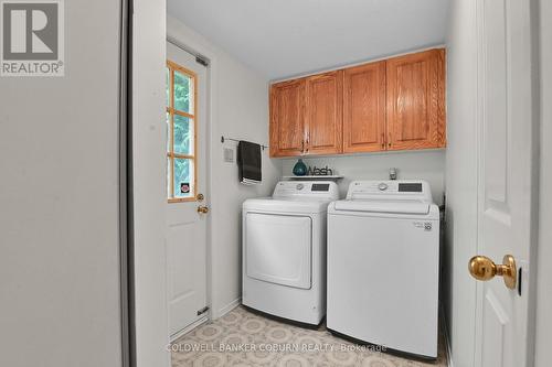 6089 Des Treflieres Gardens, Ottawa, ON - Indoor Photo Showing Laundry Room