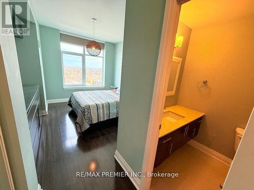 811 - 24 Woodstream Boulevard, Vaughan, ON - Indoor Photo Showing Bedroom