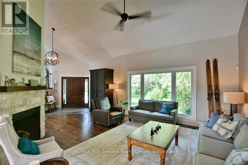 159 Indian Circle, Blue Mountains, ON - Indoor Photo Showing Living Room With Fireplace