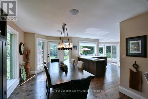 159 Indian Circle, Blue Mountains, ON - Indoor Photo Showing Dining Room