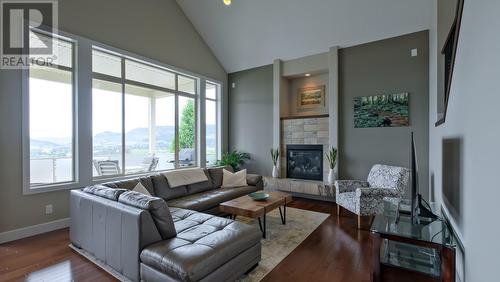 3087 Sageview Road, West Kelowna, BC - Indoor Photo Showing Living Room With Fireplace