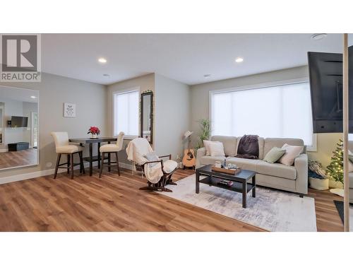 3087 Sageview Road, West Kelowna, BC - Indoor Photo Showing Living Room