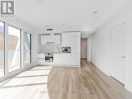 1530 - 230 Simcoe Street, Toronto, ON - Indoor Photo Showing Kitchen