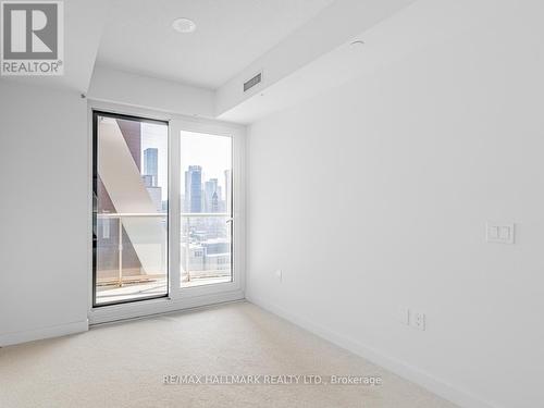 1530 - 230 Simcoe Street, Toronto, ON - Indoor Photo Showing Other Room