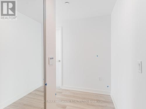 1530 - 230 Simcoe Street, Toronto, ON - Indoor Photo Showing Other Room