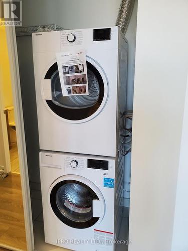 4111 - 5 Buttermill Avenue, Vaughan, ON - Indoor Photo Showing Laundry Room