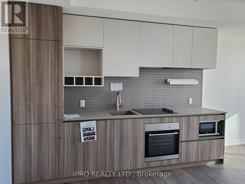 4111 - 5 Buttermill Avenue, Vaughan, ON - Indoor Photo Showing Kitchen