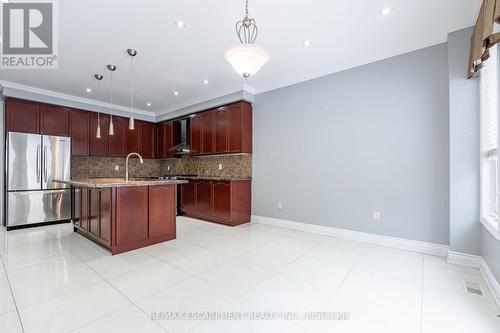 15 Hellyer Avenue, Brampton, ON - Indoor Photo Showing Kitchen