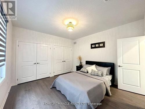 3205 Mosley Street, Wasaga Beach, ON - Indoor Photo Showing Bedroom