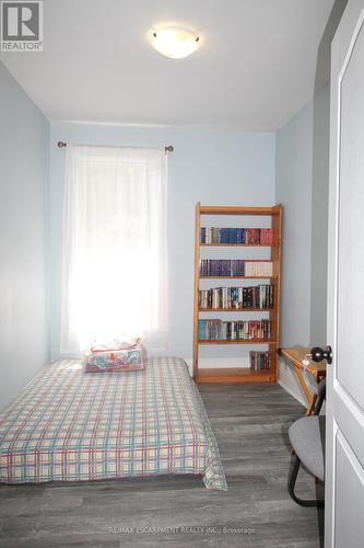 19 Emerald Street N, Hamilton, ON - Indoor Photo Showing Bedroom