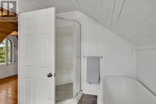 66 Auburn Street, Peterborough (Ashburnham), ON - Indoor Photo Showing Bathroom