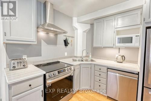 512 Mcleod Street, Ottawa, ON - Indoor Photo Showing Kitchen With Double Sink