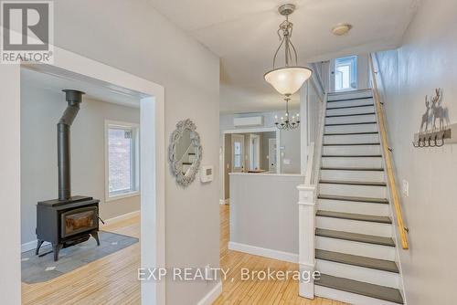 512 Mcleod Street, Ottawa, ON - Indoor Photo Showing Other Room