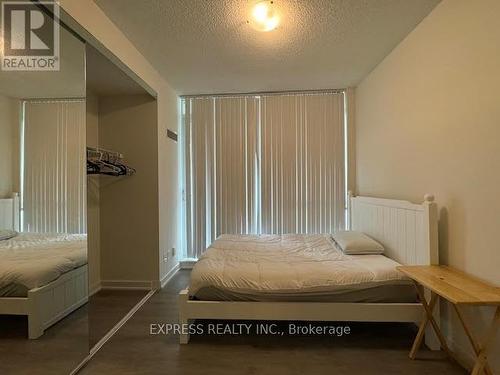 912 Br2 - 770 Bay Street, Toronto, ON - Indoor Photo Showing Bedroom