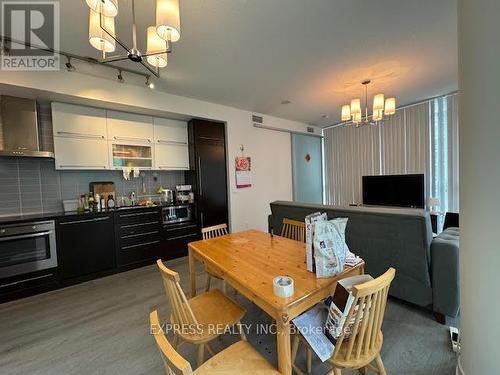 912 Br2 - 770 Bay Street, Toronto, ON - Indoor