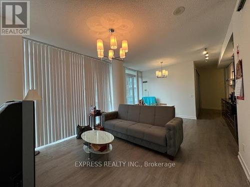 912 Br2 - 770 Bay Street, Toronto, ON - Indoor Photo Showing Living Room