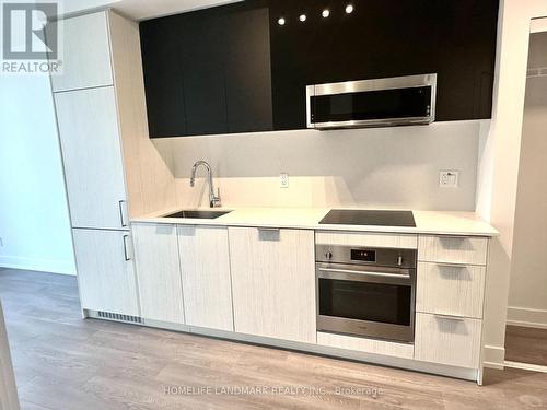 1502 - 308 Jarvis Street, Toronto, ON - Indoor Photo Showing Kitchen