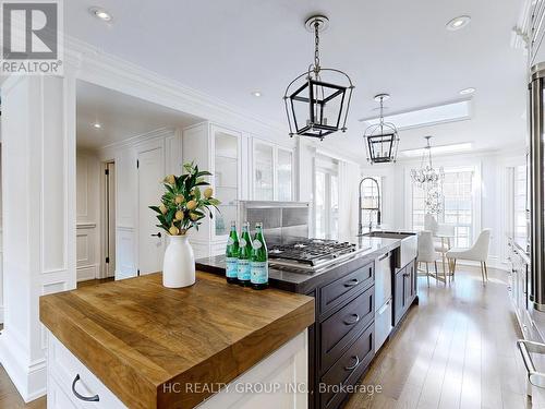 136 Kilbarry Road, Toronto, ON - Indoor Photo Showing Kitchen With Upgraded Kitchen