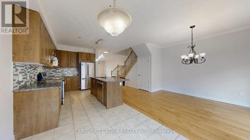 76 Wimbledon Court, Whitby, ON - Indoor Photo Showing Kitchen