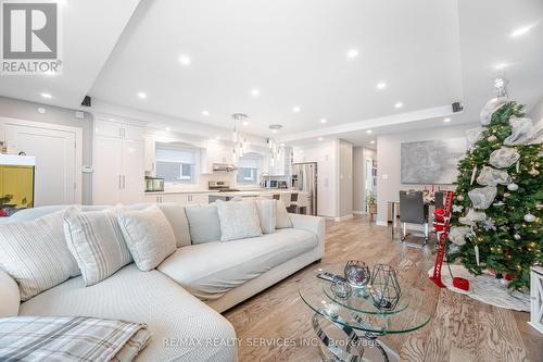 377 Bartley Bull Parkway, Brampton, ON - Indoor Photo Showing Living Room