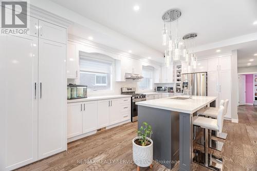 377 Bartley Bull Parkway, Brampton, ON - Indoor Photo Showing Kitchen With Upgraded Kitchen