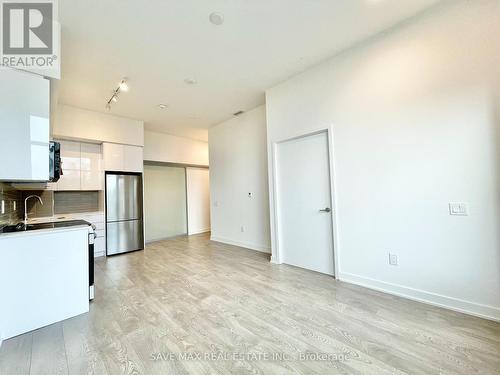 102 - 225 Malta Avenue, Brampton, ON - Indoor Photo Showing Kitchen