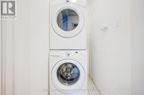 171 - 250 Sunny Meadow Boulevard, Brampton, ON - Indoor Photo Showing Laundry Room