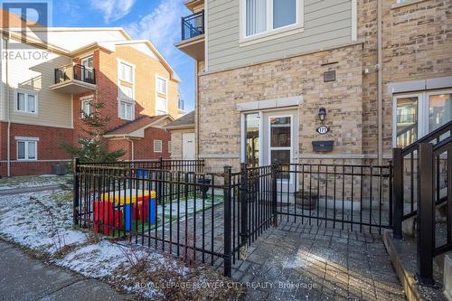 171 - 250 Sunny Meadow Boulevard, Brampton, ON - Outdoor