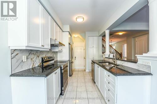 120 Benhurst Crescent, Brampton, ON - Indoor Photo Showing Kitchen With Upgraded Kitchen