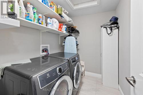 1176 Kamloops Street, Windsor, ON - Indoor Photo Showing Laundry Room