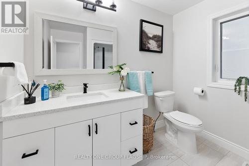 1176 Kamloops Street, Windsor, ON - Indoor Photo Showing Bathroom