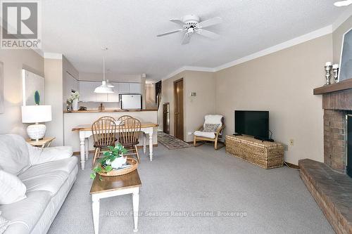 9 - 2 Ramblings Way, Collingwood, ON - Indoor Photo Showing Living Room