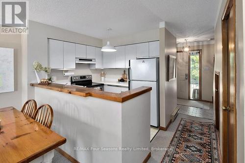 9 - 2 Ramblings Way, Collingwood, ON - Indoor Photo Showing Kitchen