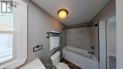 10 Millville Avenue, Cornwall, ON - Indoor Photo Showing Bathroom