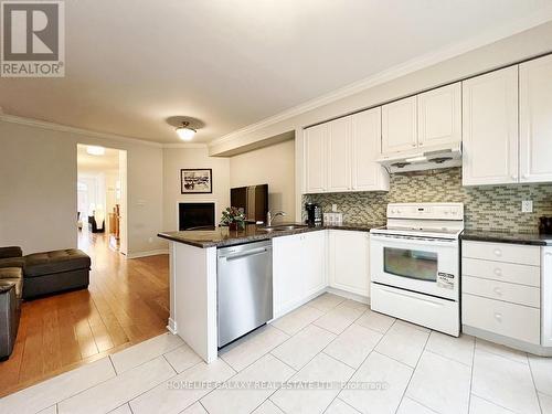 8E Hycrest Avenue, Toronto, ON - Indoor Photo Showing Kitchen