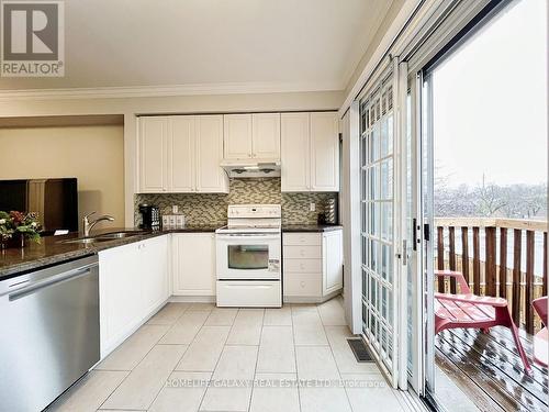 8E Hycrest Avenue, Toronto, ON - Indoor Photo Showing Kitchen