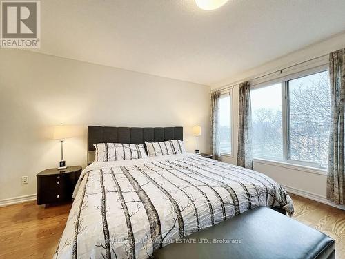 8E Hycrest Avenue, Toronto, ON - Indoor Photo Showing Bedroom