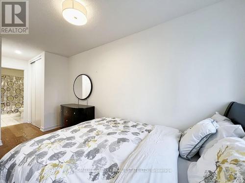 8E Hycrest Avenue, Toronto, ON - Indoor Photo Showing Bedroom