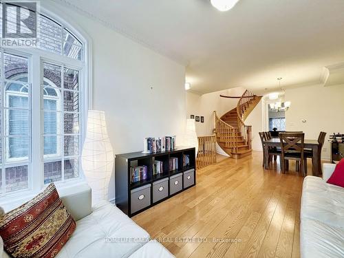 8E Hycrest Avenue, Toronto, ON - Indoor Photo Showing Other Room