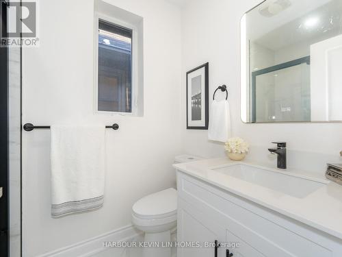 105 Westlake Avenue, Toronto, ON - Indoor Photo Showing Bathroom