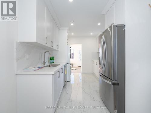 105 Westlake Avenue, Toronto, ON - Indoor Photo Showing Kitchen