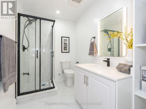 105 Westlake Avenue, Toronto, ON - Indoor Photo Showing Bathroom