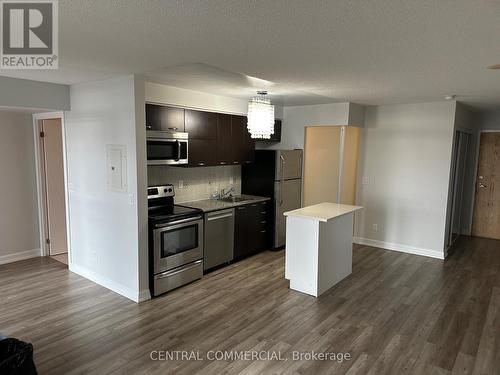 1011 - 38 Joe Shuster Way, Toronto, ON - Indoor Photo Showing Kitchen